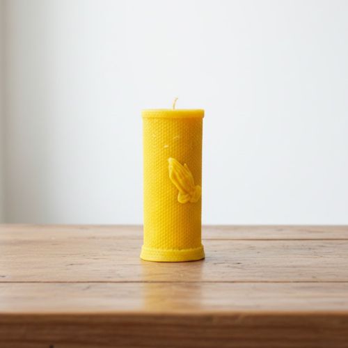 Gevouwen Handen kaars- Lekkerhoning.nl