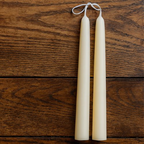 Diner kaars van prachtige 100% natuurzuivere witte bijenwas - heerlijk honingachtig geur - www.lekkerhoning.nl