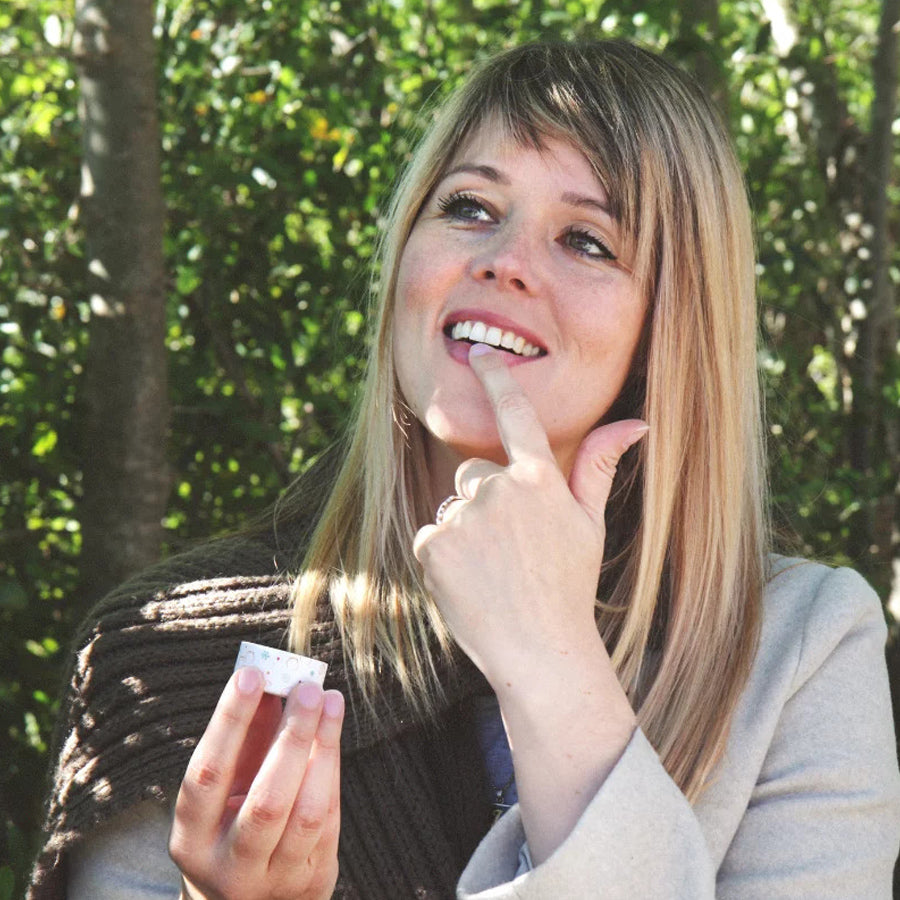 Natuurlijke lippenbalsem rijk aan honing- Lekkerhoning.nl