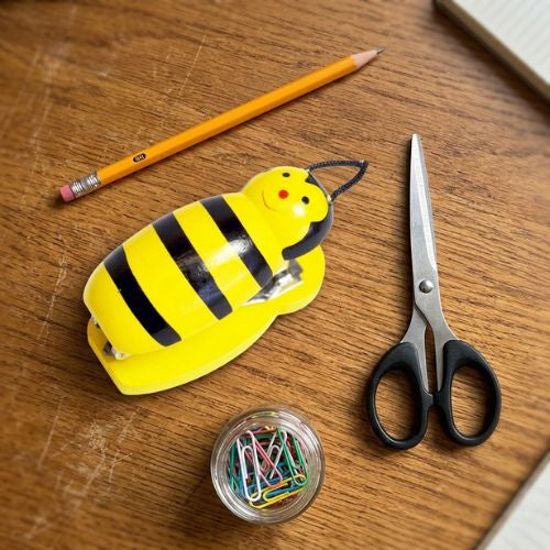 Nietmachine met Bijenprint - Leuke Mini Nietmachine 6x3cm- Lekkerhoning.nl