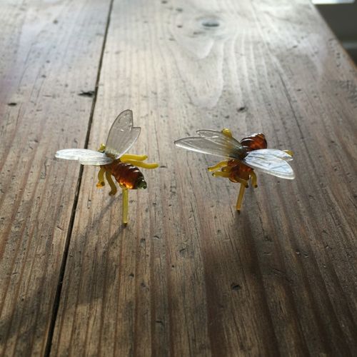 Plastic prikbijtjes voor op bijenwaskaarsen - Lekkerhoning.nl